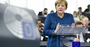 Is Angela Merkel becoming a federalist ?