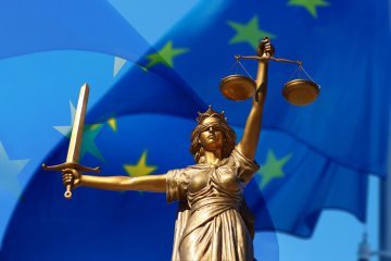 Qualcosa di nuovo da Bruxelles e niente di nuovo dall'Est-Europa : la Corte di Giustizia dell'Unione Europea respinge i ricorsi di Polonia e Ungheria