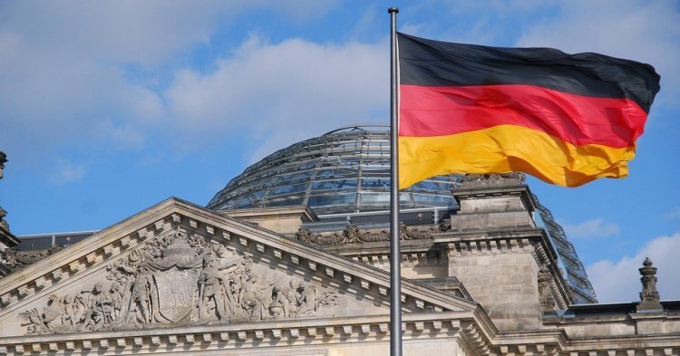 “L'après-Merkel" se dessine enfin en Allemagne
