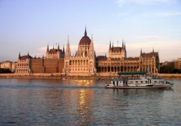 Hungary : A test case for the European Union