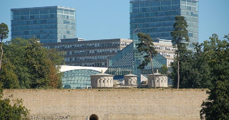 Le fossé de Luxembourg-ville, symbole du fossé entre citoyens et institutions.