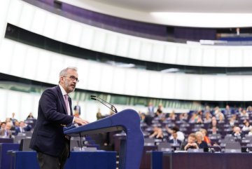 Neue Übersetzung : Il Parlamento europeo uscirà dal “Medioevo” ?