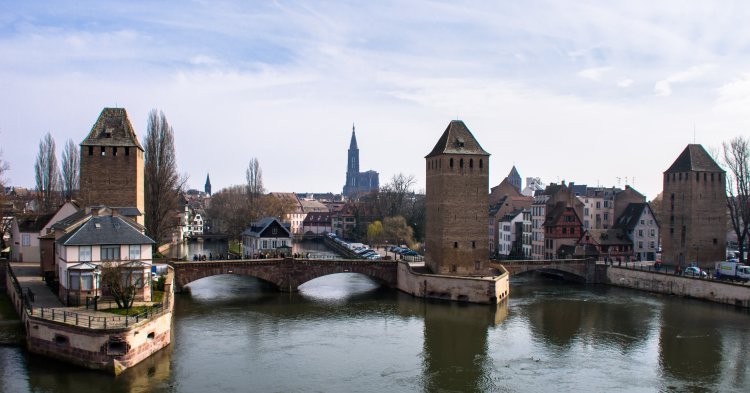 Strasbourg meurtrie, un symbole et des valeurs à défendre