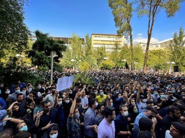 « Donna, vita, libertà ». L'effetto domino delle proteste iraniane.