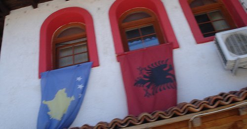 Éditorial : (in)dépendance du Kosovo