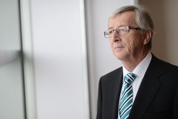 Juncker accelera : primi elementi per una politica economica europea