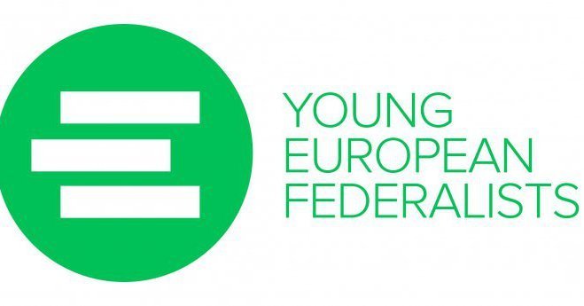 Les Jeunes Européens Fédéralistes (JEF) devraient-ils attaquer les partis eurosceptiques sur le plan politique ? 